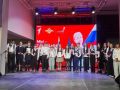 Полицейские вручили юным якутянам первые паспорта во время торжественного мероприятия, приуроченного ко Дню государственности Республики Саха (Якутия)