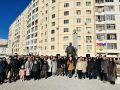В День государственности республики в Якутске возложили цветы к памятникам видных политических деятелей