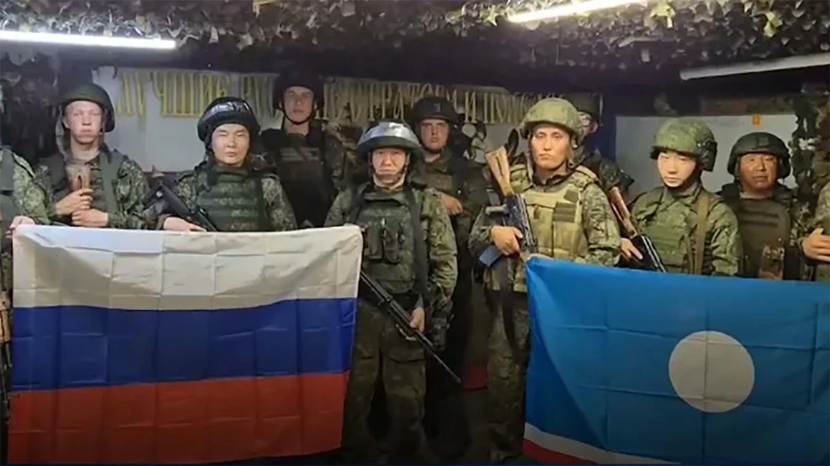 На "Прямую линию" с Главой Якутии с передовой специальной военной операции своё видеопоздравление направили бойцы из республики