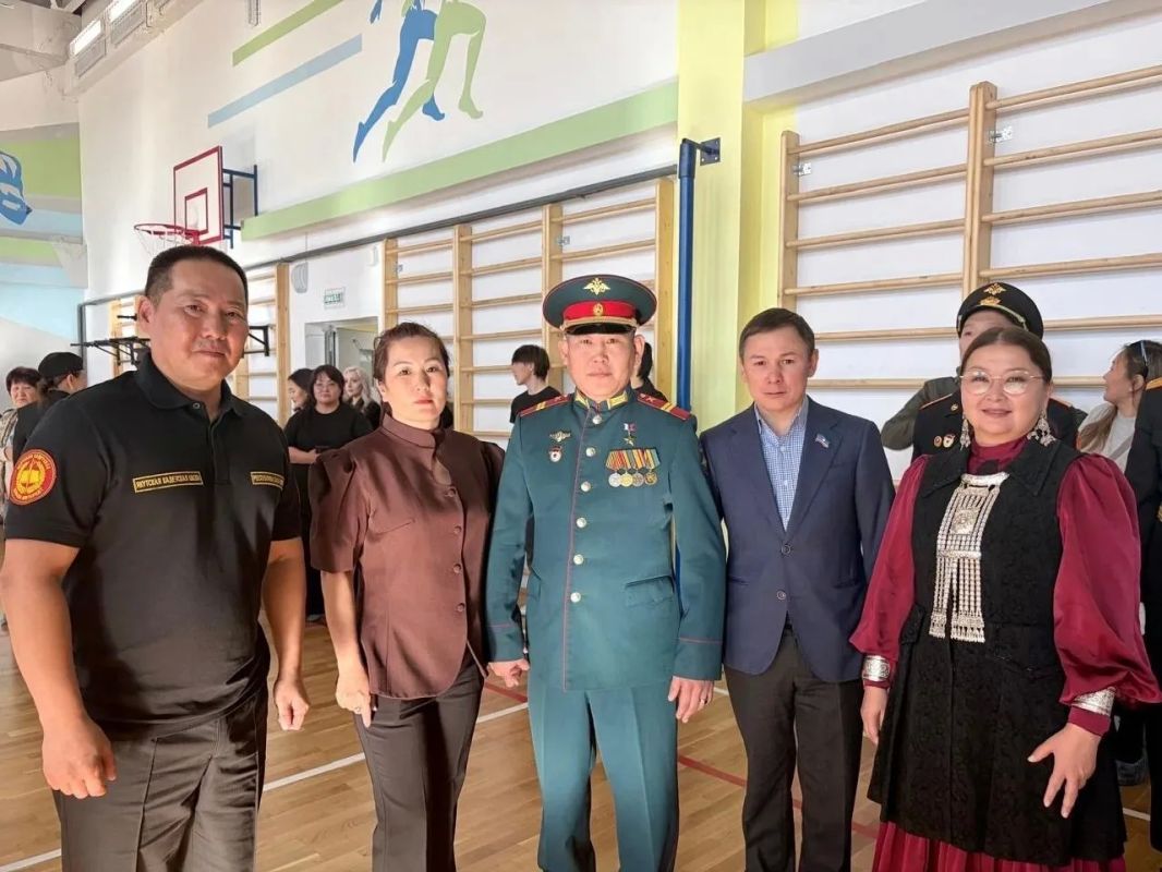 В Якутской кадетской школеинтернате состоялась торжественная линейка, приуроченная ко Дню Государственности Республики Саха (Якутия) В Якутской кадетской школеинтернате состоялась торжественная линейка, приуроченная ко Дню Государственности Республики Саха (Якутия)