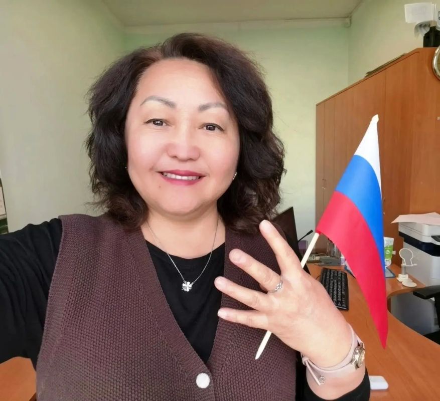 Лена Павловна Ефремова, председатель комиссии по социальной политике, демографии, защите семьи и детства Общественной палаты РС(Я) и председатель НОК «Российская семья»: Лена Павловна Ефремова, председатель комиссии по социальной политике, демографии, защите семьи и детства Общественной палаты РС(Я) и председатель НОК «Российская семья»:
