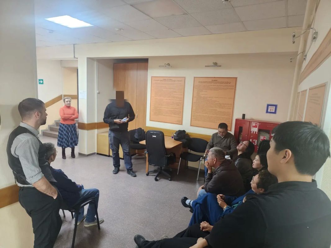 В Якутске полицейские провели урок финансовой грамотности и кибербезопасности для сотрудников Управления государственного строительного и жилищного надзора Республики Саха (Якутия)