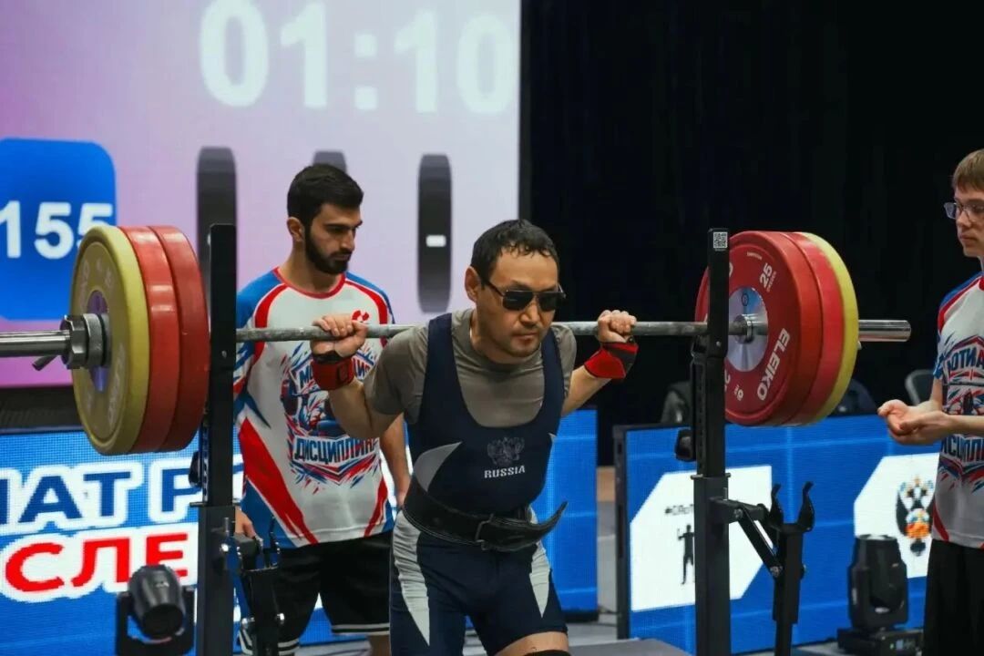 Якутские пауэрлифтеры завоевали золото и бронзу на чемпионате России по спорту слепых