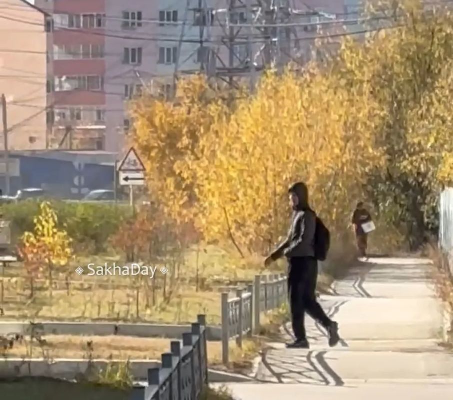 Осторожно! В Якутске неизвестный мужчина хватает девушек за ягодицы
