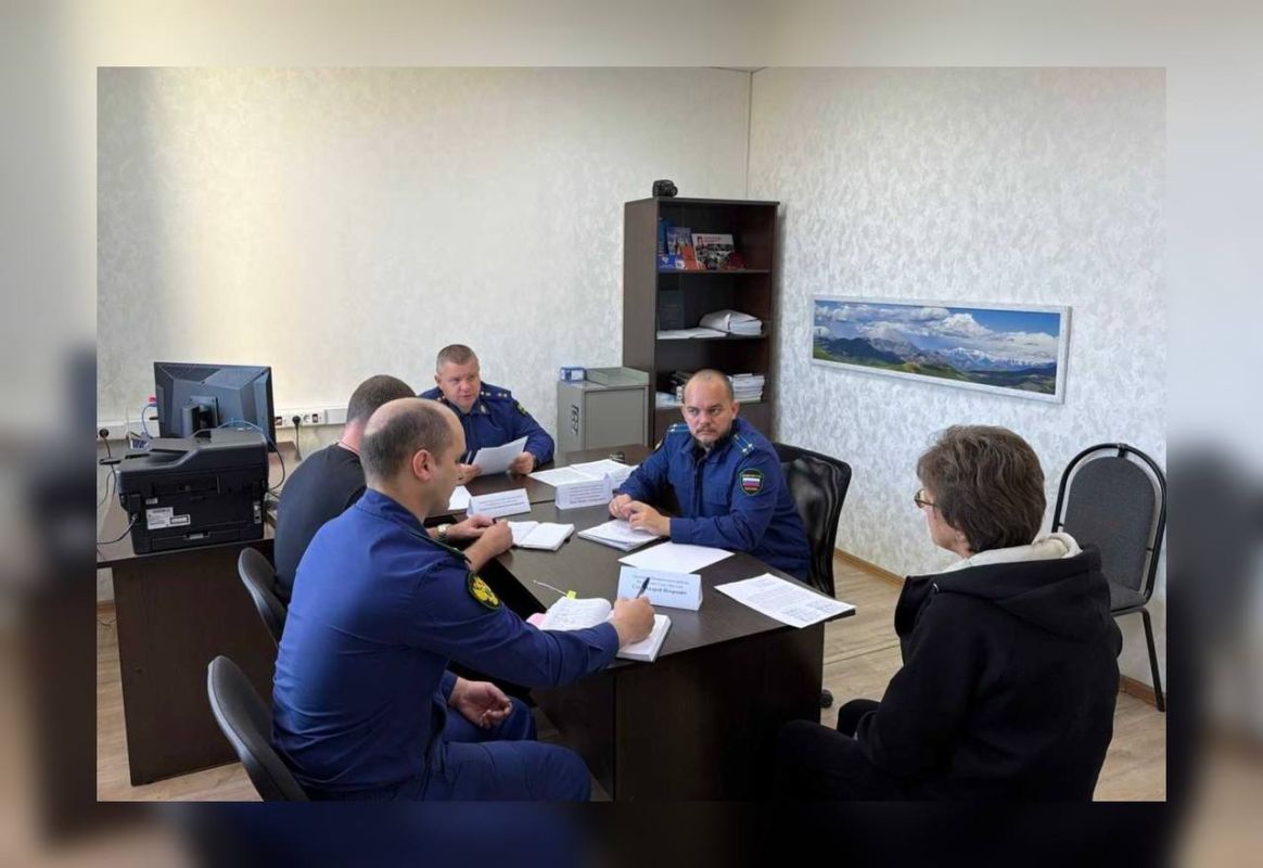 Прокурор республики Сергей Дябкин посетил с рабочей поездкой Оймяконский район Прокурор республики Сергей Дябкин посетил с рабочей поездкой Оймяконский район