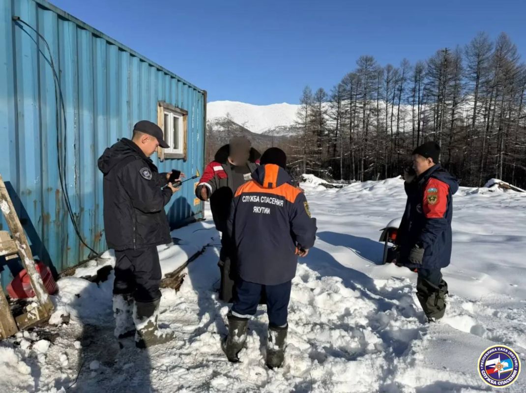 Застрял на берегу. . В Момском улусе успешно завершились поисково-спасательные мероприятия Застрял на берегу. . В Момском улусе успешно завершились поисково-спасательные мероприятия