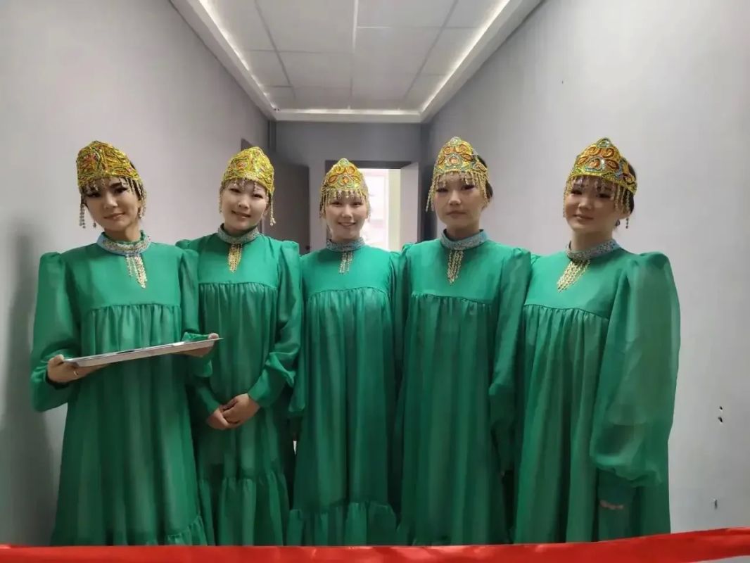 Сегодня в Амгинской средней школы №1 имени В.Г. Короленко состоялось торжественное открытие агротехнологического класса Сегодня в Амгинской средней школы №1 имени В.Г. Короленко состоялось торжественное открытие агротехнологического класса