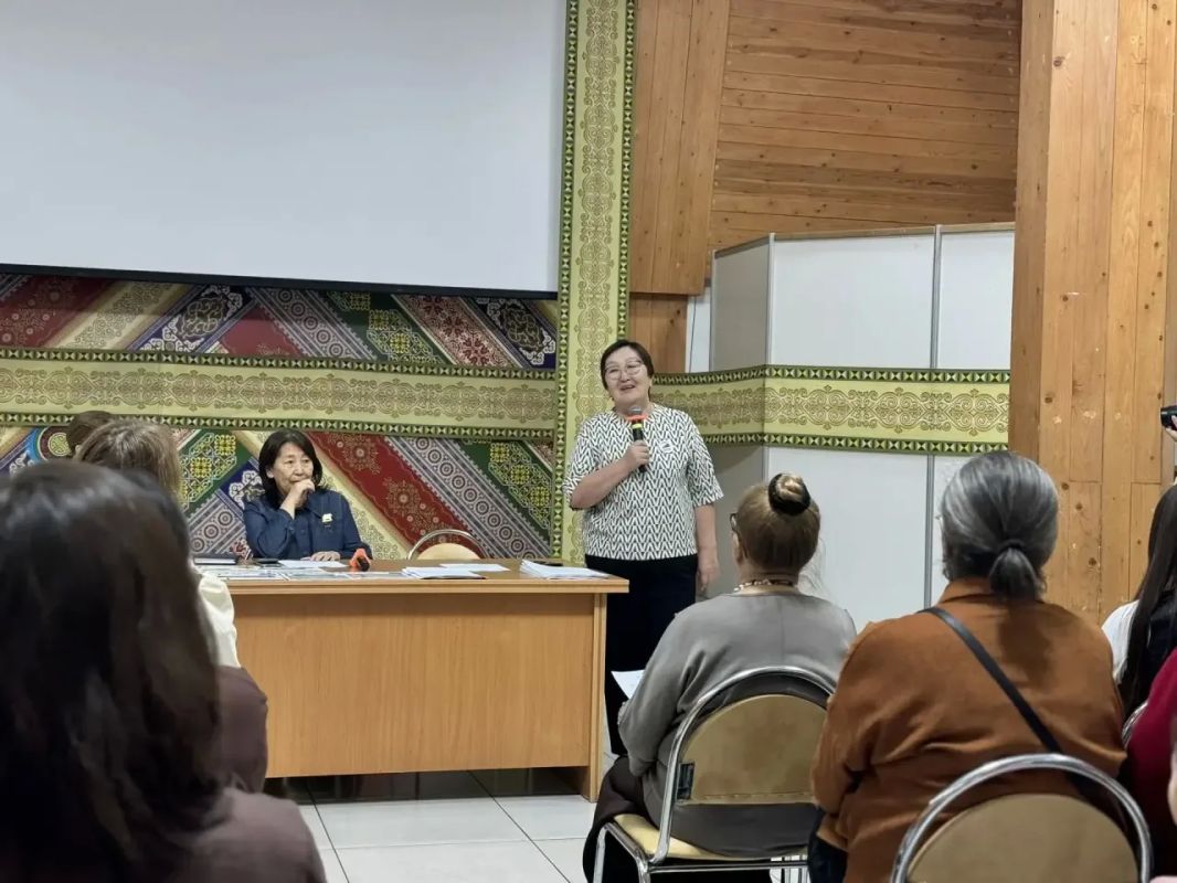 30 сентября в Доме дружбы народов им. А.Е. Кулаковского прошло общее собрание выезжающей группы II Международного культурнообразовательного проекта «Поезд дружбы: Вместе к Победе!» 30 сентября в Доме дружбы народов им. А.Е. Кулаковского прошло общее собрание выезжающей группы II Международного культурнообразовательного проекта «Поезд дружбы: Вместе к Победе!»