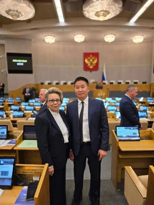 Фотофакт: депутаты-якутяне на первом заседании Госдумы Фотофакт: депутаты-якутяне на первом заседании Госдумы