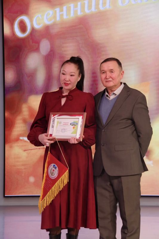 «Осенний вальс благодарности» объединил поколения в Якутске «Осенний вальс благодарности» объединил поколения в Якутске