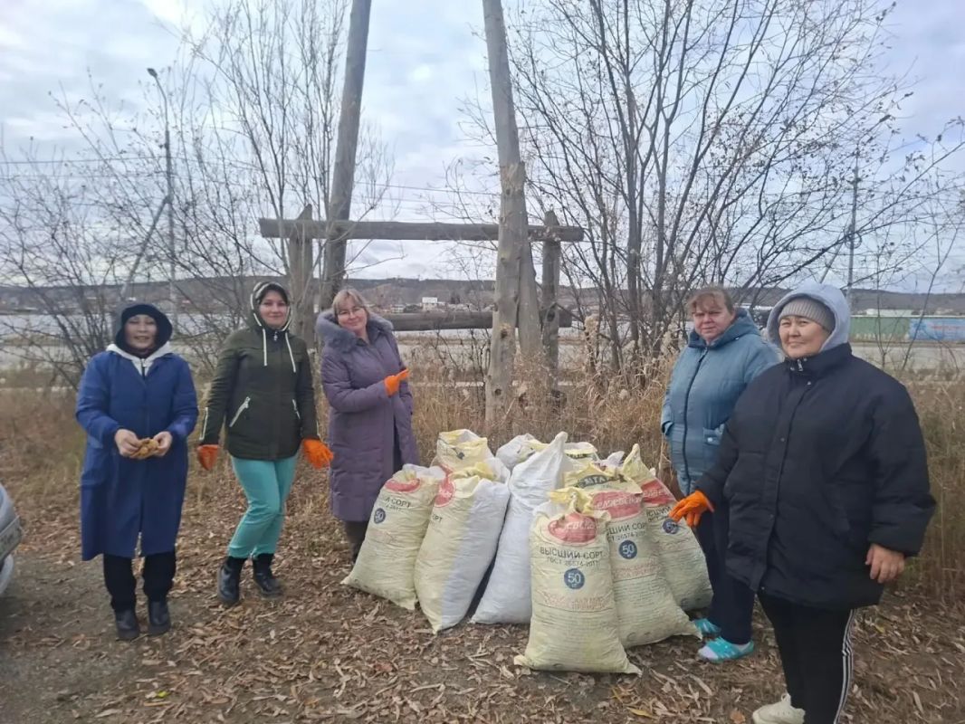 Субботники в Гагаринском округе проводятся ежедневно! Субботники в Гагаринском округе проводятся ежедневно!