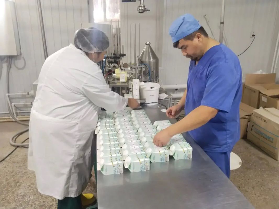 #местноепроизводство Молочная продукция «Ок-сиэ!» вышла на новый уровень качества Глава района Сергей Гребнев и руководитель департамента сельского хозяйства Александр Константинов посетили производственный цех СХПК... #местноепроизводство Молочная продукция «Ок-сиэ!» вышла на новый уровень качества Глава района Сергей Гребнев и руководитель департамента сельского хозяйства Александр Константинов посетили производственный цех СХПК...