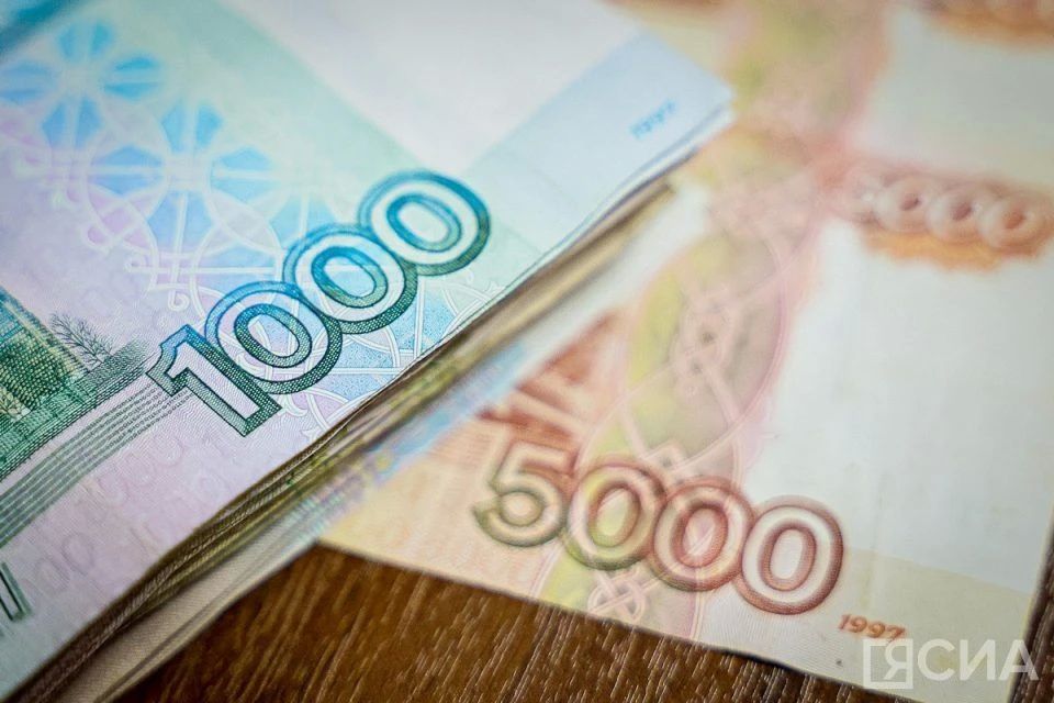 Пенсии работающих россиян повысят трижды за год