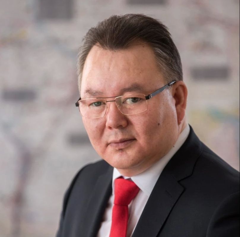 Глава Якутии сменил советника Глава Якутии сменил советника