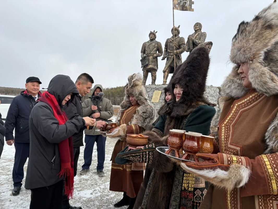 Хангаласский улус и китайский уезд Сюнькэ подписали соглашение о побратимских отношениях Хангаласский улус и китайский уезд Сюнькэ подписали соглашение о побратимских отношениях