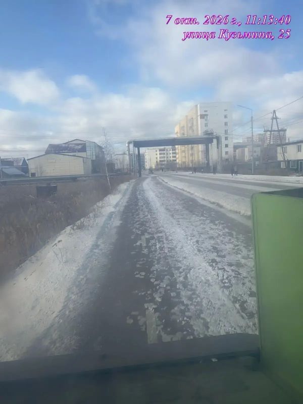 Подрядная организация Управы Гагаринского округа проводит ежедневные работы по уборке тротуаров на территории округа Подрядная организация Управы Гагаринского округа проводит ежедневные работы по уборке тротуаров на территории округа