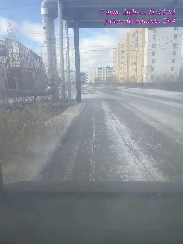 Подрядная организация Управы Гагаринского округа проводит ежедневные работы по уборке тротуаров на территории округа Подрядная организация Управы Гагаринского округа проводит ежедневные работы по уборке тротуаров на территории округа