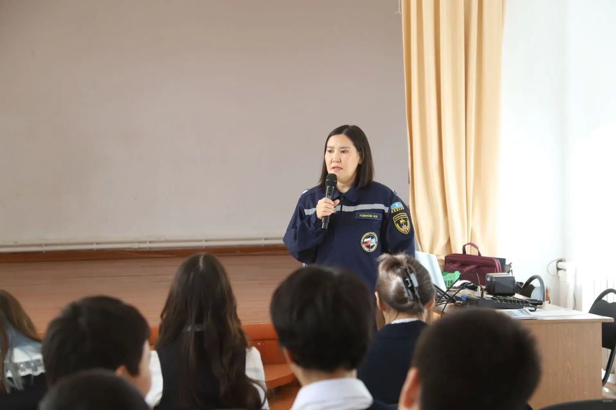 В школах и техникуме Мегино-Кангаласского улуса прошли занятия от Службы спасения РС (Я) В школах и техникуме Мегино-Кангаласского улуса прошли занятия от Службы спасения РС (Я)