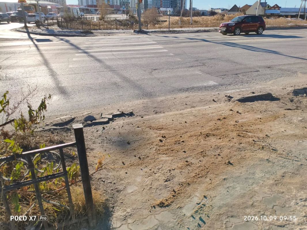 В Сайсарском округе продолжается работа по борьбе с гололедом В Сайсарском округе продолжается работа по борьбе с гололедом