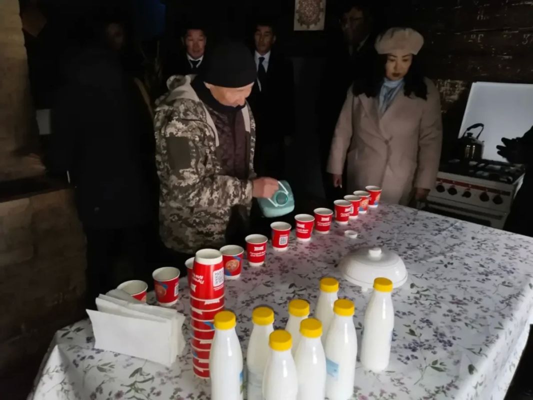 Делегация из Китая посетила фермерское хозяйство в селе Октемцы Делегация из Китая посетила фермерское хозяйство в селе Октемцы