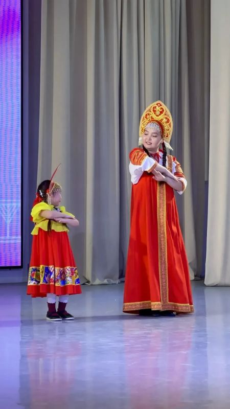 Семья Соловьевых стала обладательницей Гран-при конкурса «Матери-дочери» в Якутии Семья Соловьевых стала обладательницей Гран-при конкурса «Матери-дочери» в Якутии