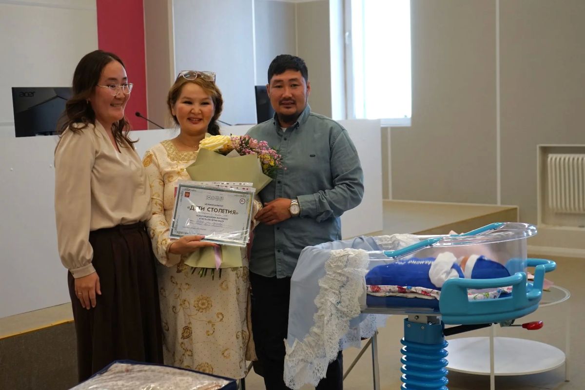 В Якутии пополнение: многодетная семья Давыдовых встретила десятого ребенка В Якутии пополнение: многодетная семья Давыдовых встретила десятого ребенка