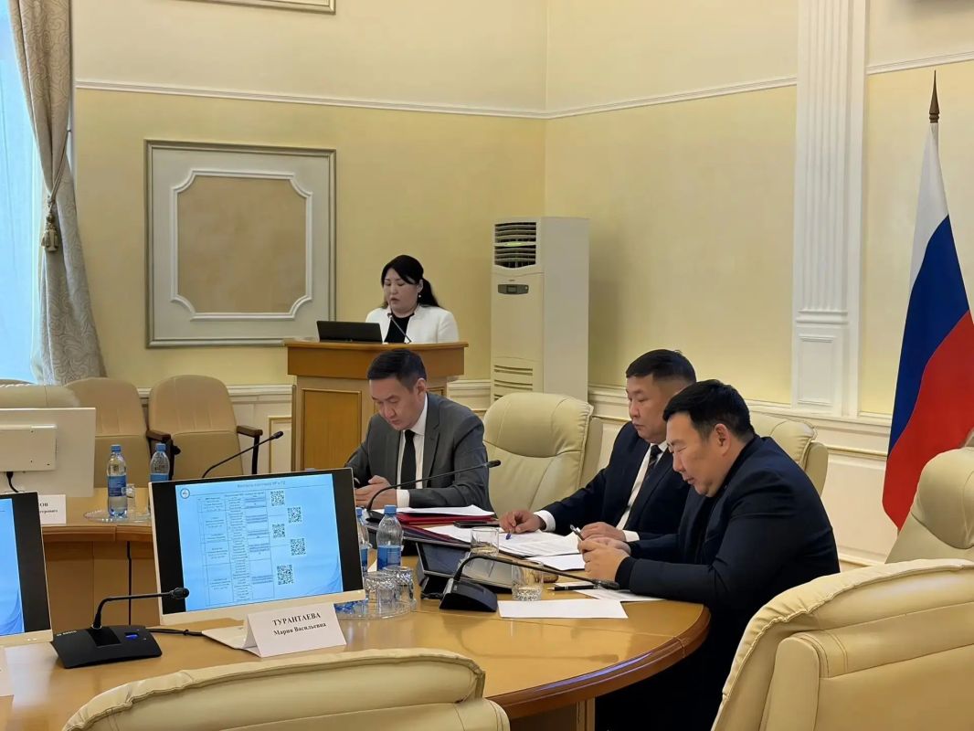 На заседании Совета муниципальных образований потребовали обеспечить 100% охват в Регистре муниципальных нормативных правовых актов РС (Я) На заседании Совета муниципальных образований потребовали обеспечить 100% охват в Регистре муниципальных нормативных правовых актов РС (Я)