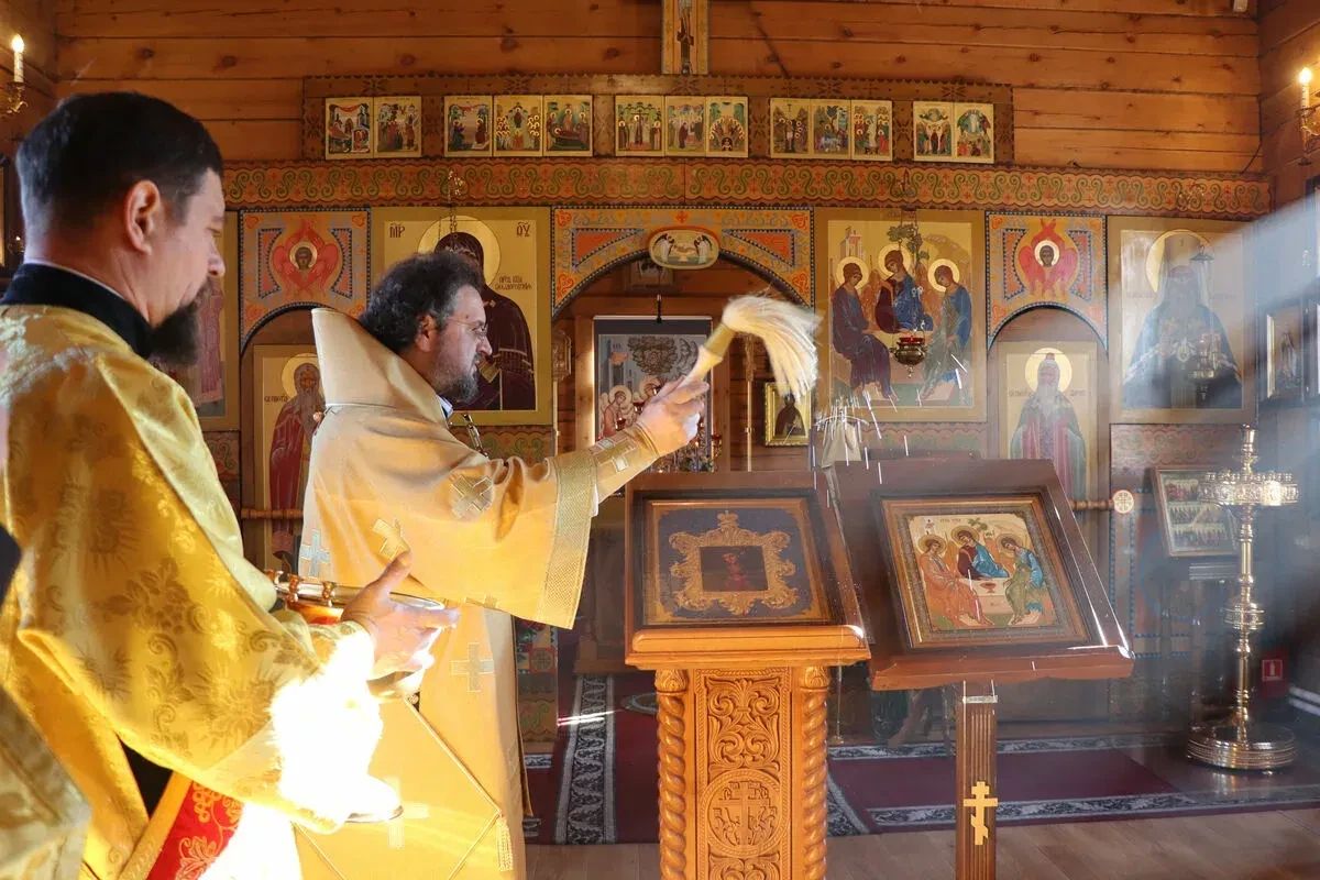 Участникам СВО переданы иконы Святой Троицы и Божией Матери «Умиление Градоякутская»
