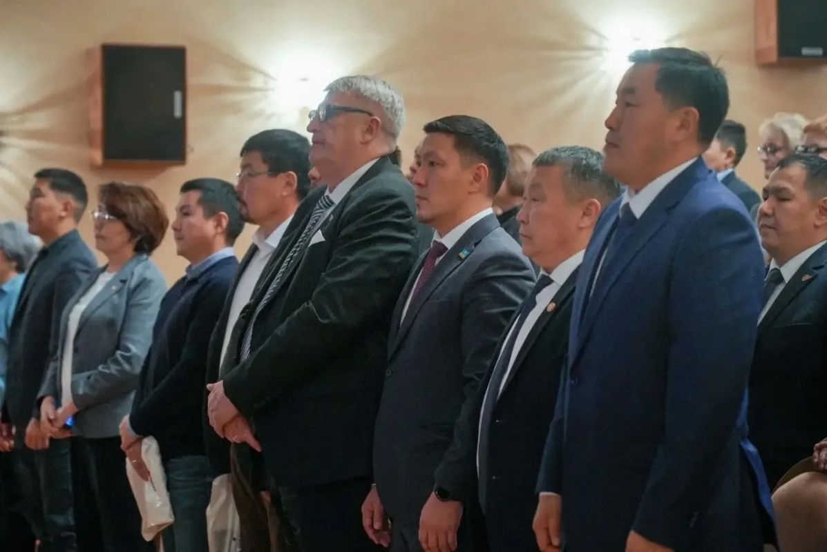 Сегодня в Якутске мы вспоминаем великого человека - Михаила Семеновича Сергеева, которому исполнилось бы 100 лет Сегодня в Якутске мы вспоминаем великого человека - Михаила Семеновича Сергеева, которому исполнилось бы 100 лет