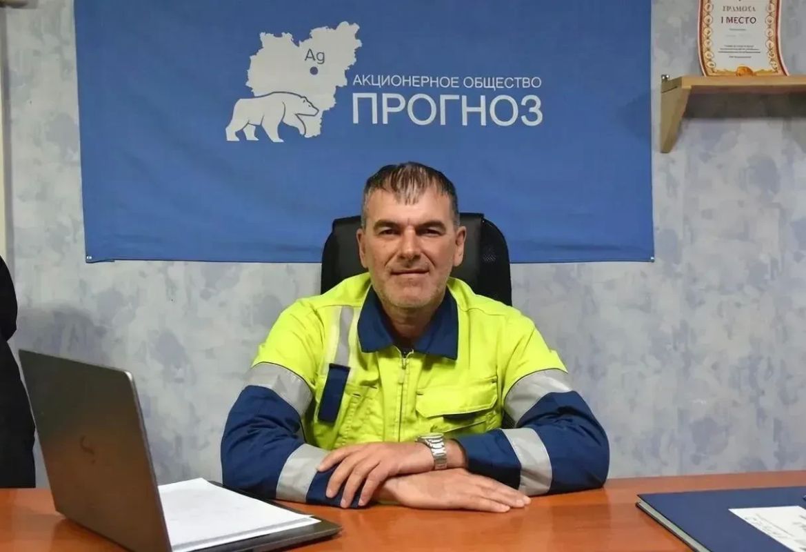 Владимир Данилов: В сложных ситуациях дорожник должен уметь принимать неординарные решения 18 октября в России отмечается День работника дорожного строительства