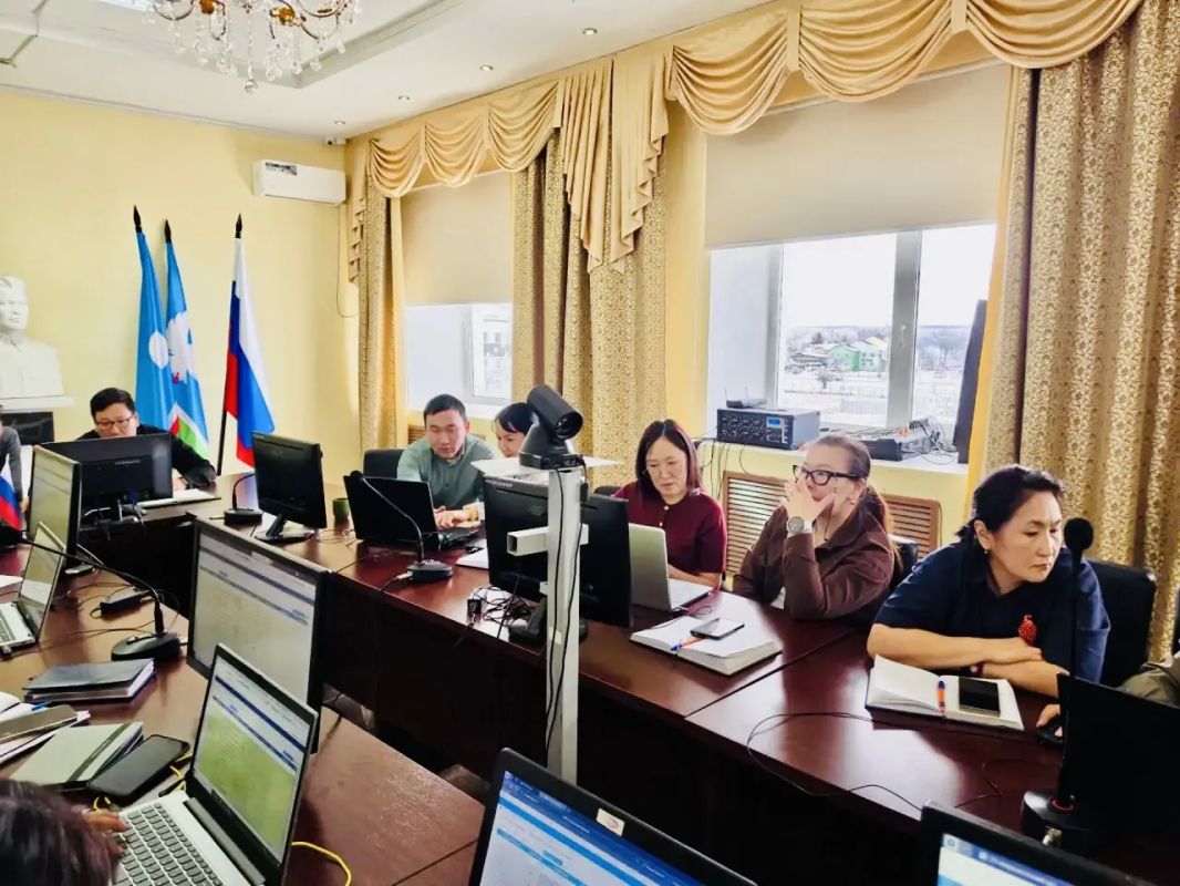 #КомандаМинэк провела семинар по формированию муниципальных портфелей проектов стратуказов в Намском районе #КомандаМинэк провела семинар по формированию муниципальных портфелей проектов стратуказов в Намском районе