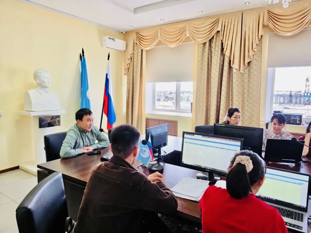 #КомандаМинэк провела семинар по формированию муниципальных портфелей проектов стратуказов в Намском районе
