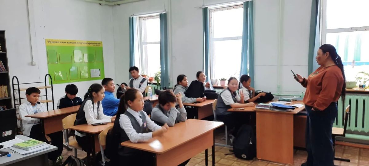 В Бетюнской школе прошёл классный час «Осторожно: бездомные животные»