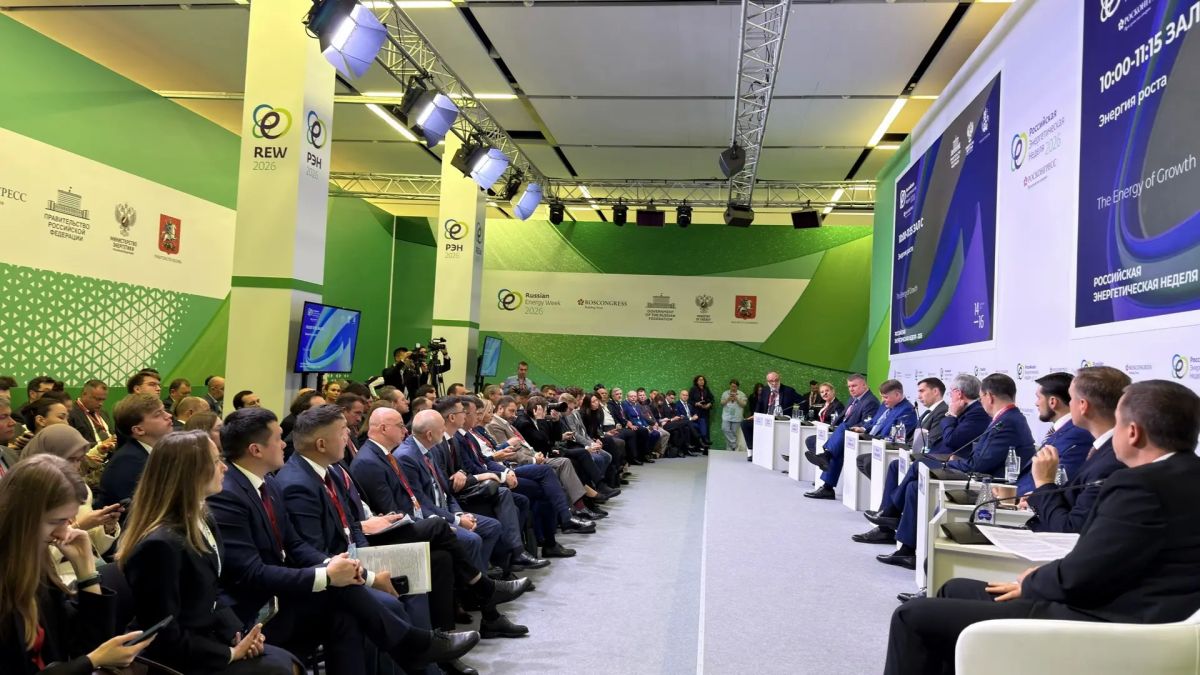 Айсен Николаев: На Российской энергетической неделе принял участие в двух сессиях – «Энергия роста» и «Цена комфорта: экономический баланс и региональная специфика социальной газификации» Айсен Николаев: На Российской энергетической неделе принял участие в двух сессиях – «Энергия роста» и «Цена комфорта: экономический баланс и региональная специфика социальной газификации»