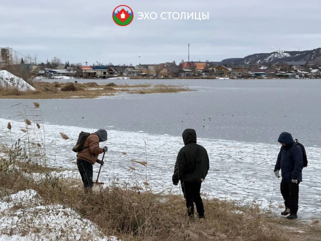 В Якутске проходит субботник по расчистке городских озёр от камыша и сухостоя В Якутске проходит субботник по расчистке городских озёр от камыша и сухостоя