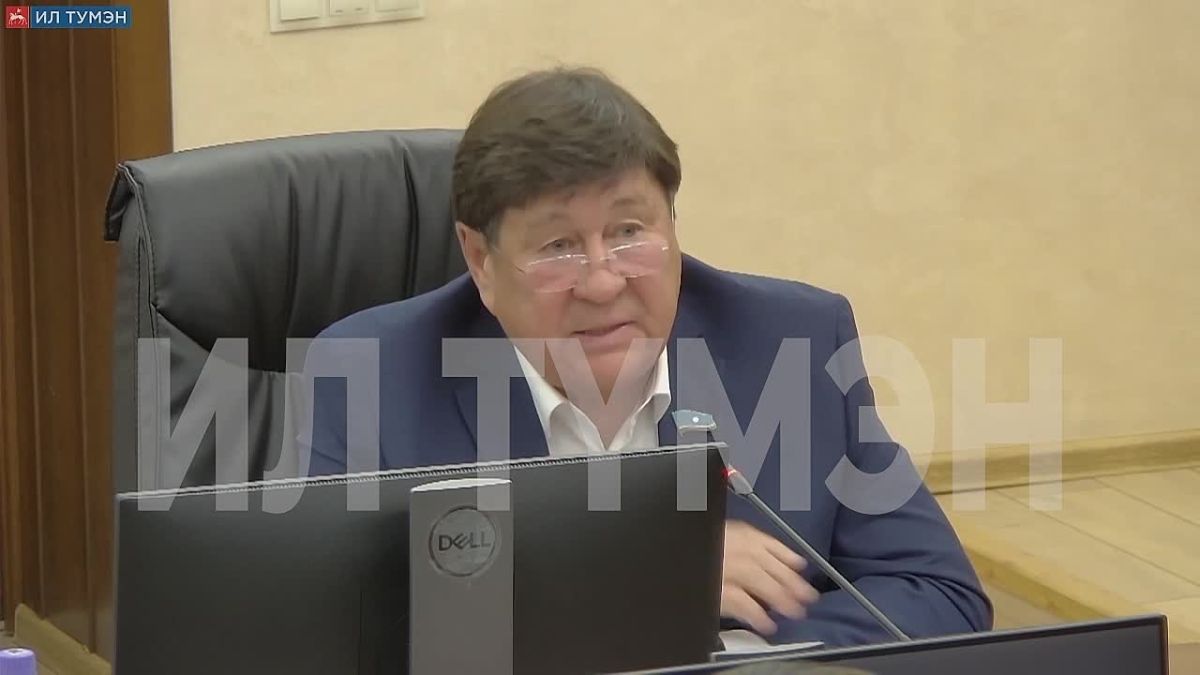 В парламенте Якутии проходит круглый стол по вопросам обеспечения топливно-энергетическими ресурсами теплоснабжающих организаций и объектов коммунальной инфраструктуры арктических районов