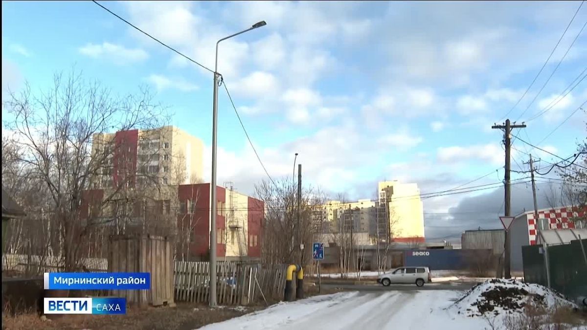 В частном секторе Мирного продолжают установку уличного освещения