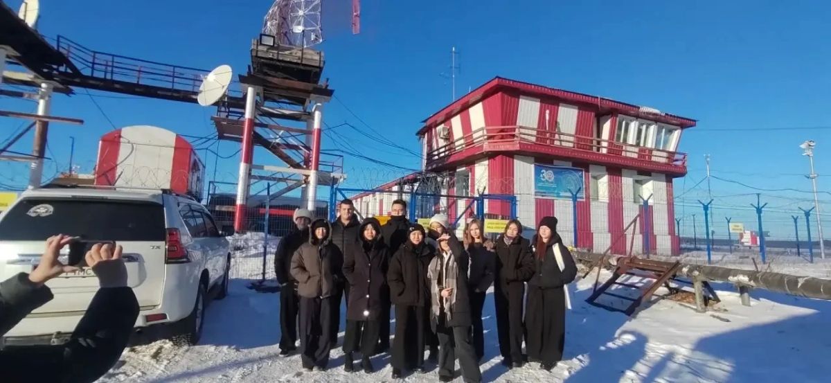 Школьники Зырянки познакомились с профессиями в сфере авиации Школьники Зырянки познакомились с профессиями в сфере авиации