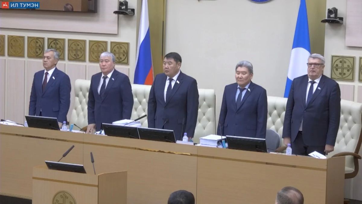 Сегодня депутаты Ил Тумэн приступили к работе на двадцатом (очередном) пленарном заседании
