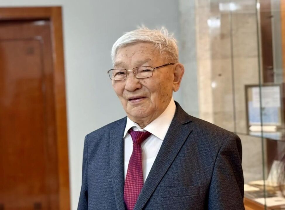 Гордость юриспруденции: общественность Якутии отмечает 90-летие Дмитрия Миронова