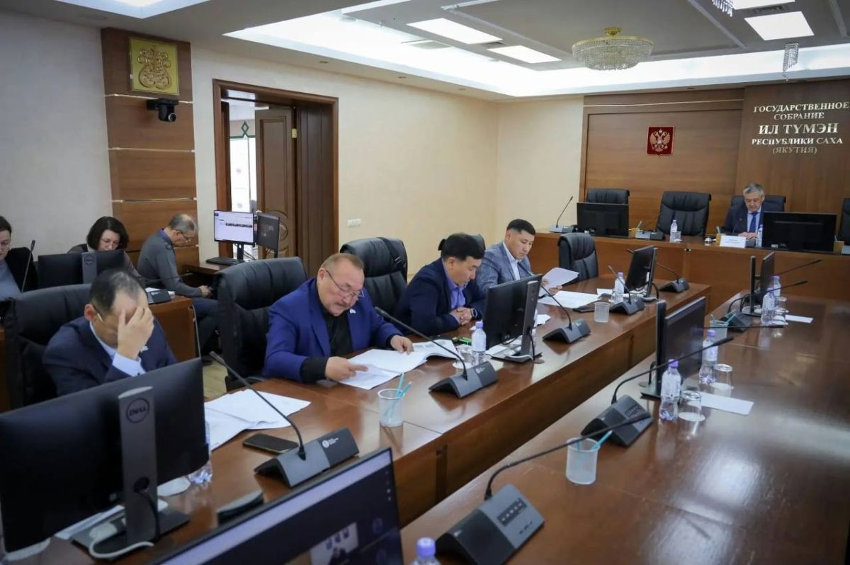 С прошлой недели ключевые комитеты Ил Тмэн обсуждали проект бюджета республики С прошлой недели ключевые комитеты Ил Тмэн обсуждали проект бюджета республики