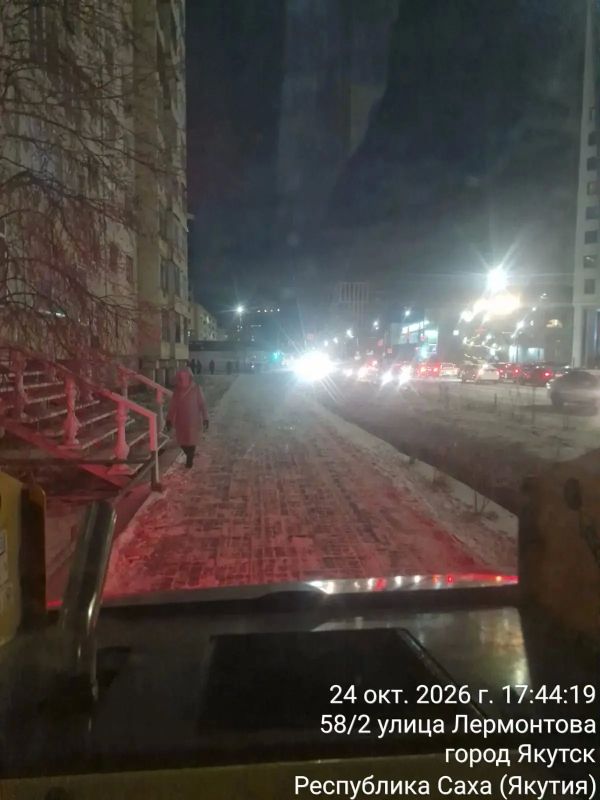 Управа провела механизированную уборку общественных территорий Управа провела механизированную уборку общественных территорий