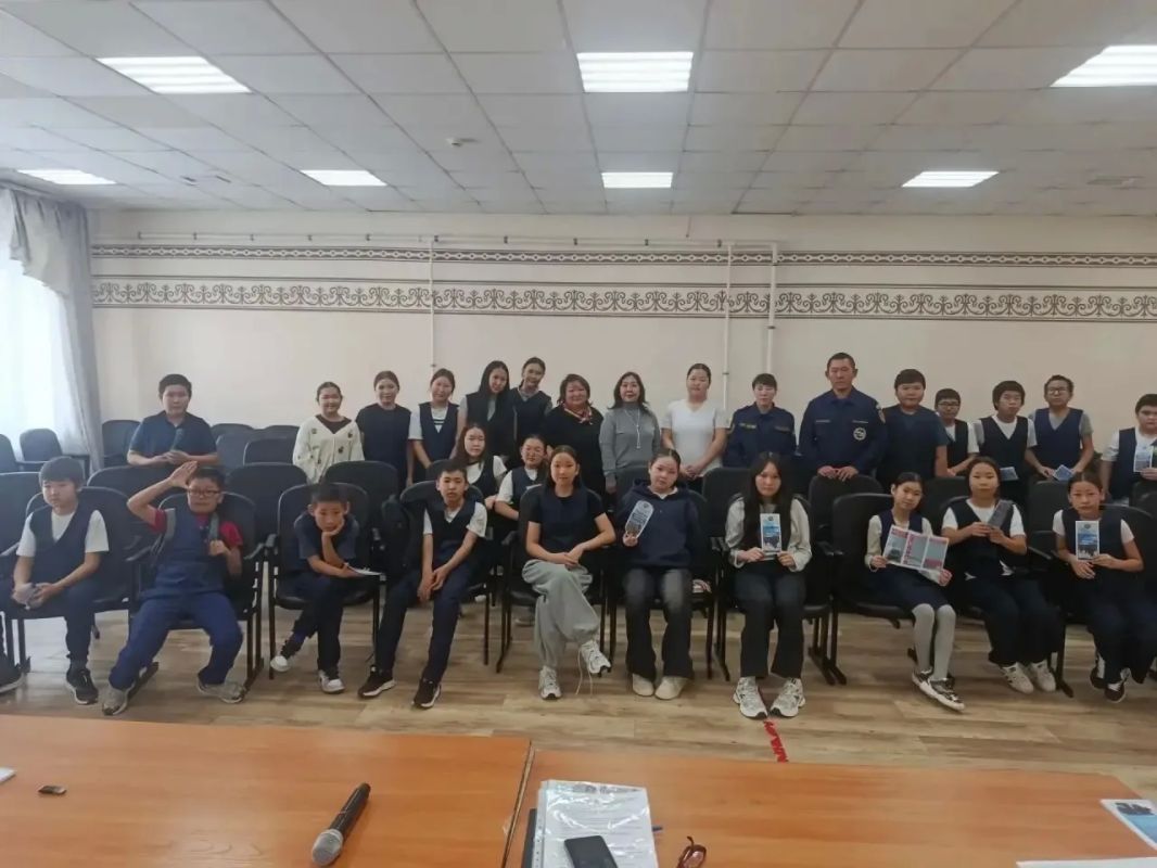 В трех улусах Якутии прошли акции по предупреждению несчастных случаев на тонком льду В трех улусах Якутии прошли акции по предупреждению несчастных случаев на тонком льду
