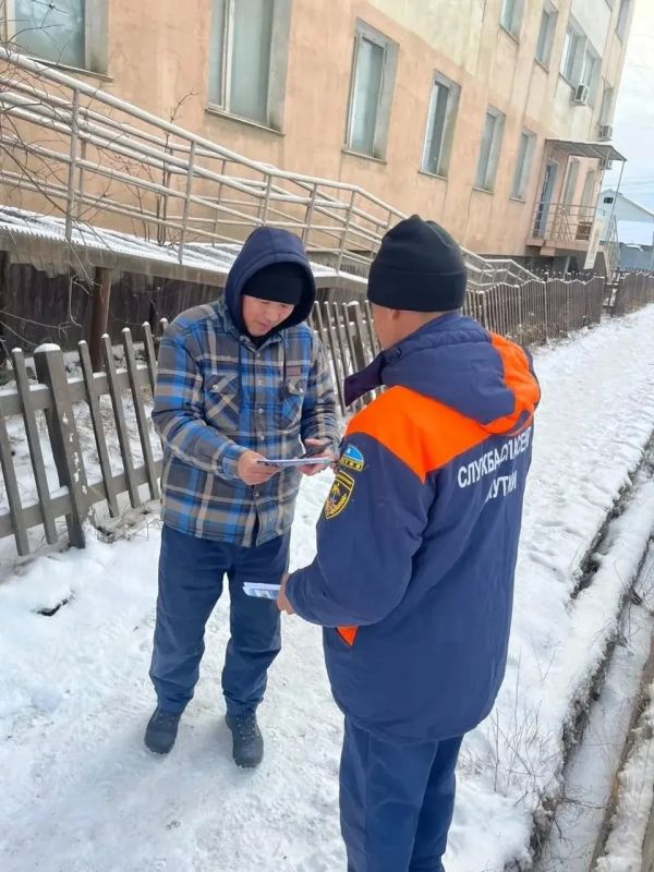 В трех улусах Якутии прошли акции по предупреждению несчастных случаев на тонком льду В трех улусах Якутии прошли акции по предупреждению несчастных случаев на тонком льду