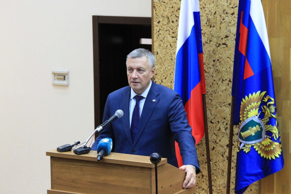 Заместитель Генерального прокурора России Сергей Зайцев представил Восточно-Сибирского транспортного и Байкальского межрегионального природоохранного прокуроров Заместитель Генерального прокурора России Сергей Зайцев представил Восточно-Сибирского транспортного и Байкальского межрегионального природоохранного прокуроров