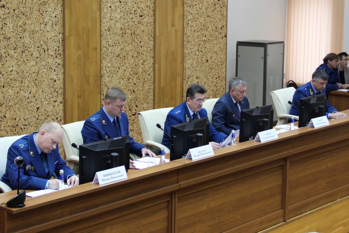 Заместитель Генерального прокурора России Сергей Зайцев представил Восточно-Сибирского транспортного и Байкальского межрегионального природоохранного прокуроров