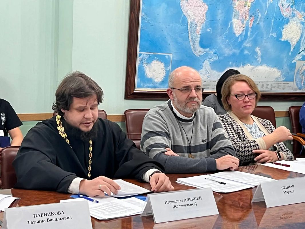 В Якутске обсудили вопросы межконфессионального согласия и сохранения традиционных духовно-нравственных ценностей В Якутске обсудили вопросы межконфессионального согласия и сохранения традиционных духовно-нравственных ценностей