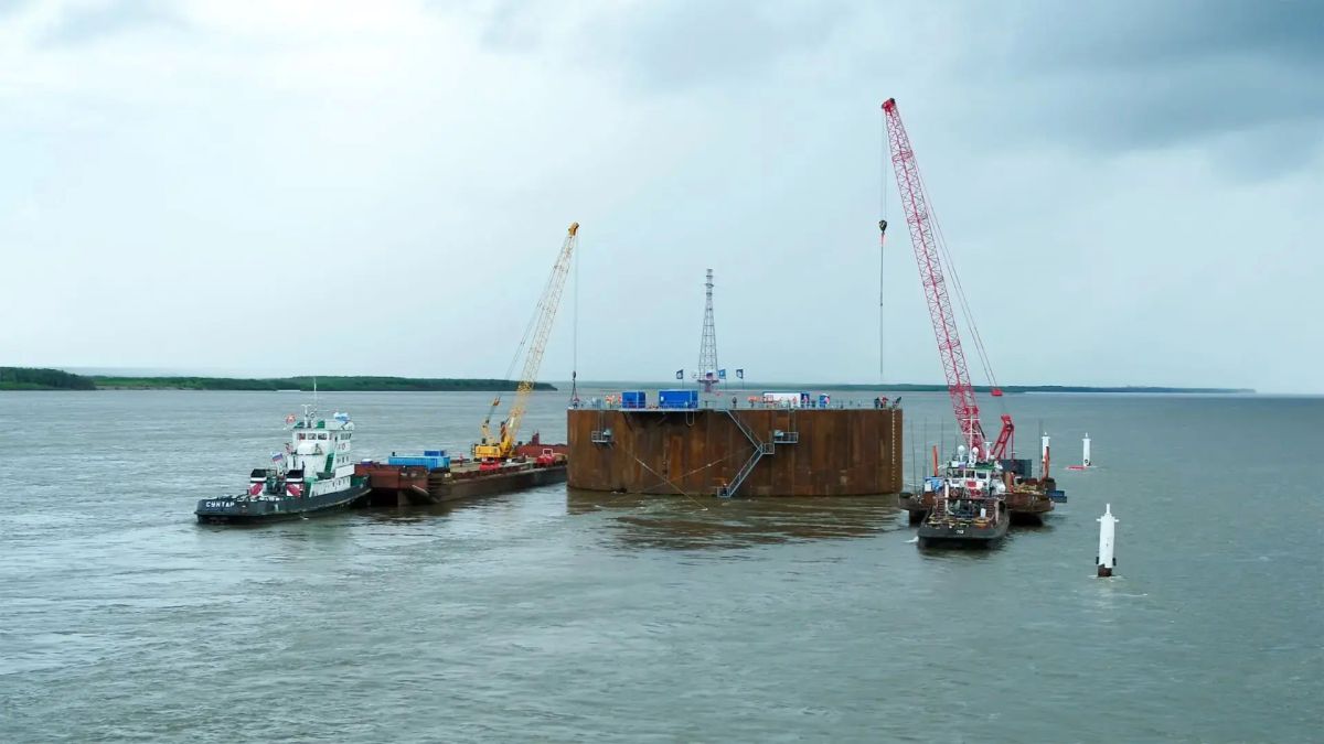 Речной флот завершил сезон работ на площадке Ленского моста Речной флот завершил сезон работ на площадке Ленского моста