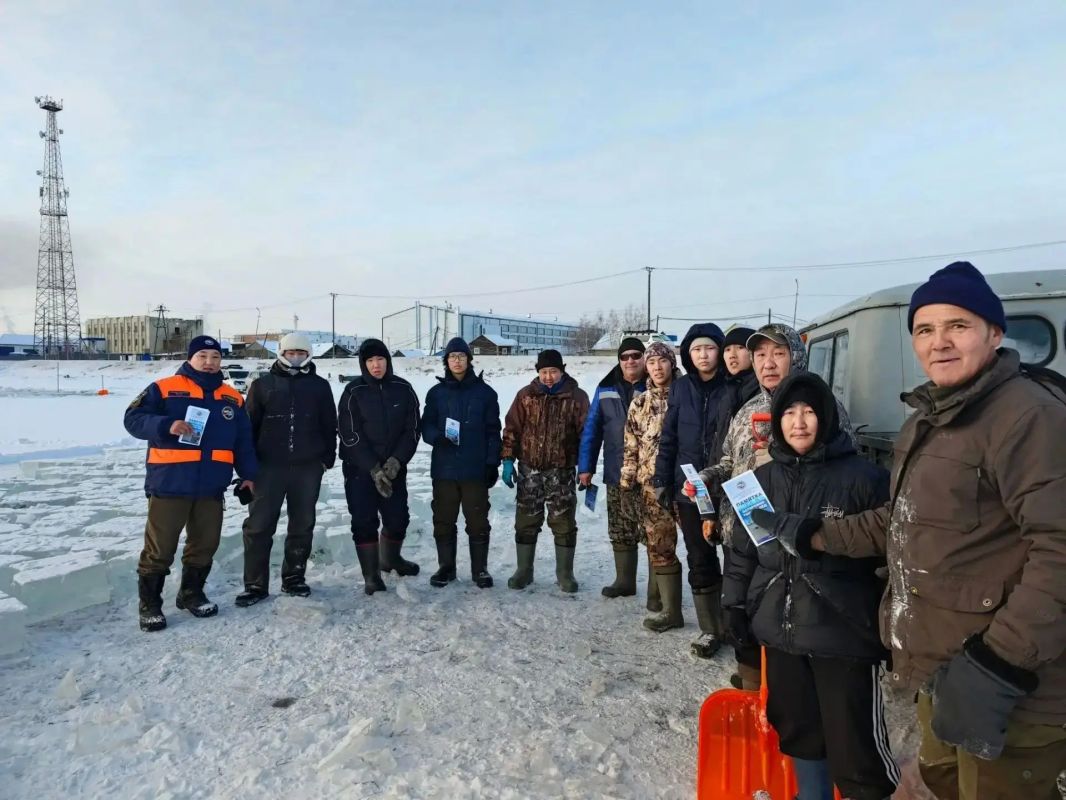 Спасатели провели профилактические рейды «Осторожно, тонкий лёд!» Спасатели провели профилактические рейды «Осторожно, тонкий лёд!»
