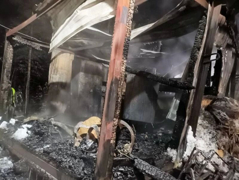Двое мужчин погибли при возгорании в токарном цехе в Якутии